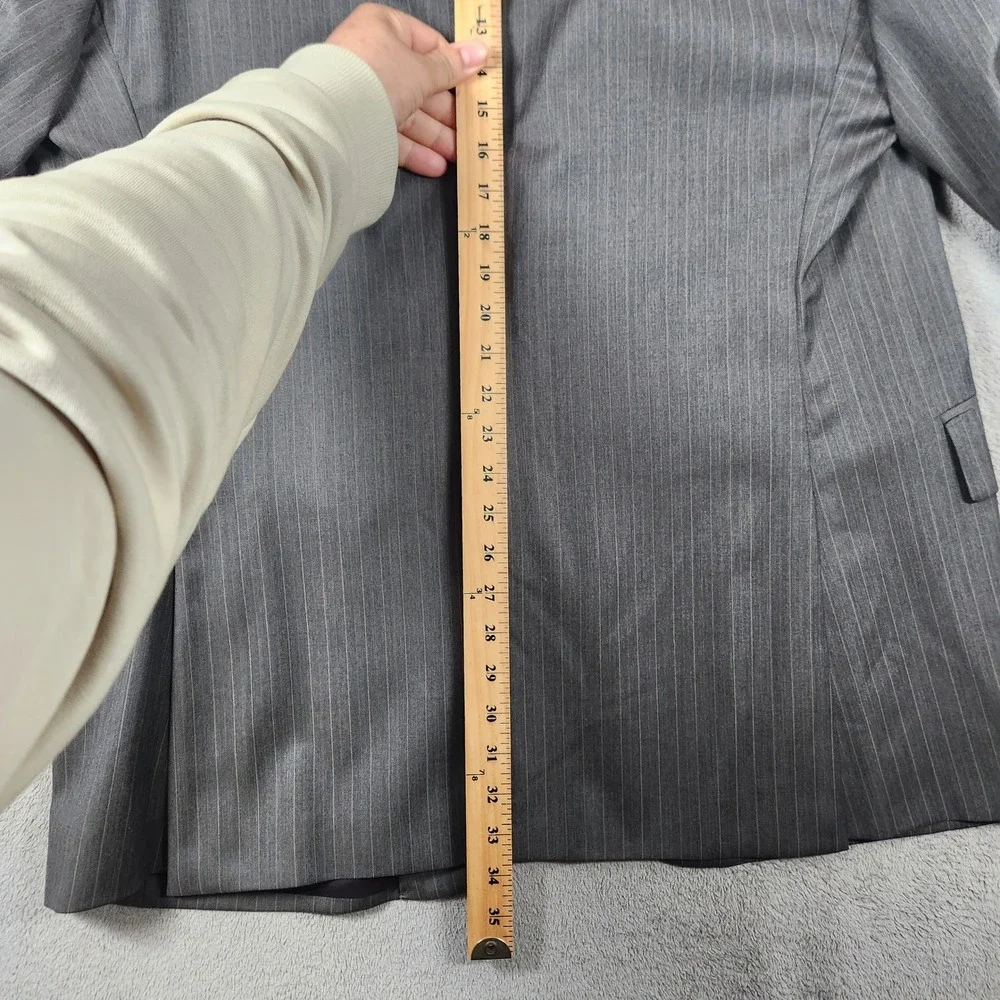 Jos. A. Bank Traveler Wool Blazer Mens 46L Grey Pinstripe Sport Coat Two Button